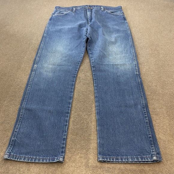 Wrangler Other - Wrangler Jeans Mens 40 Fits‎ 39x32 Faded Blue 13MWZ Cowboy Cut Western Boots